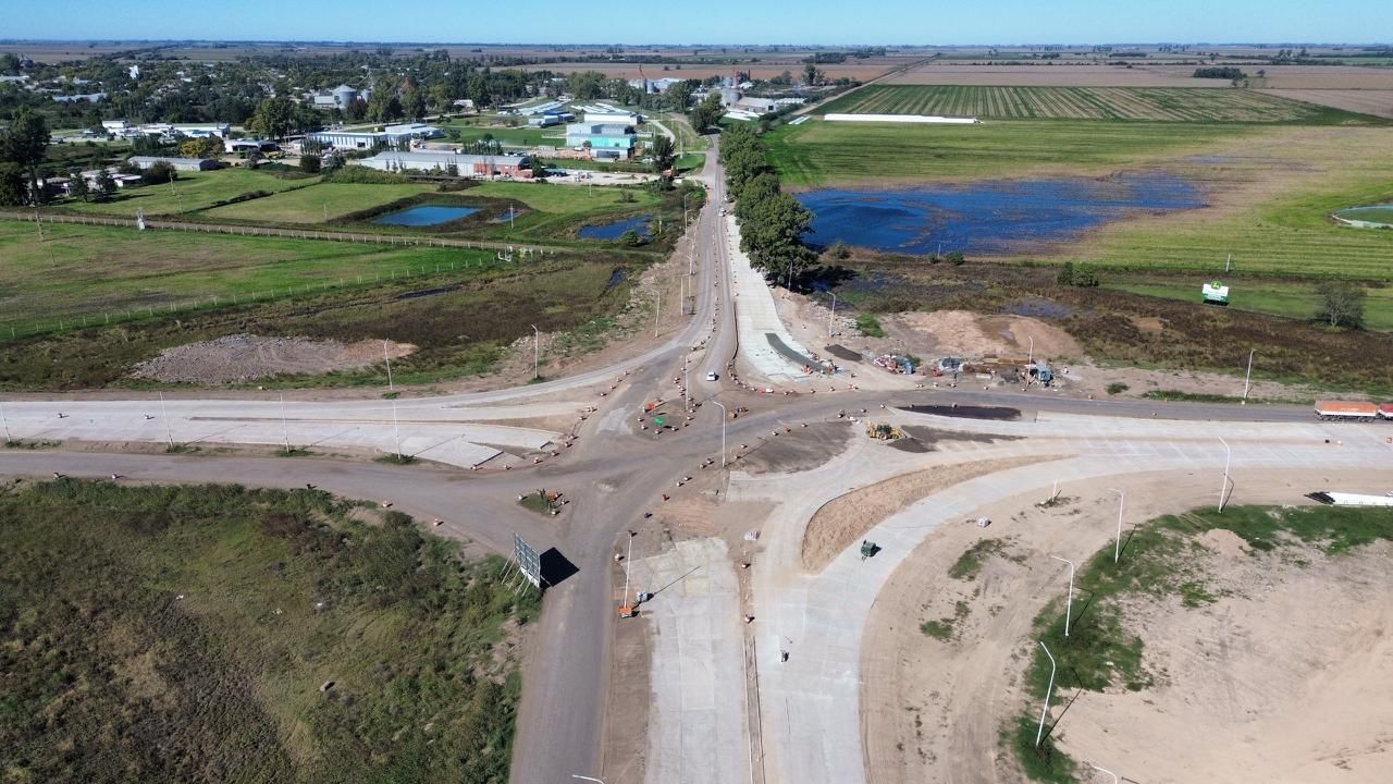 ENTRE SAN JORGE Y CARLOS PELLEGRINI, LA GESTIÓN PULLARO TRANSFORMA Y  REPAVIMENTA LA RUTA 13 PARA MEJORAR LA CIRCULACIÓN VEHICULAR | Portal San  Jorge